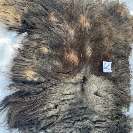 bruine schapenvacht om te vilten zelf maken