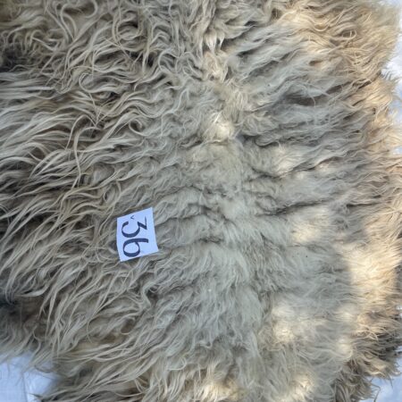 schapenvacht wol om zelf kleed te vilten